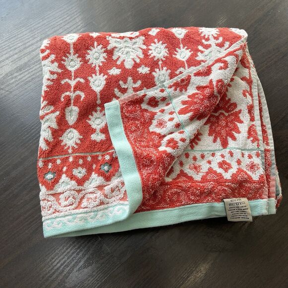 SET OF 2 WORLD MARKET MIRIAM IKAT 100% COTTON BATH TOWELS BOHO CORAL AQUA RED - Picture 5 of 10